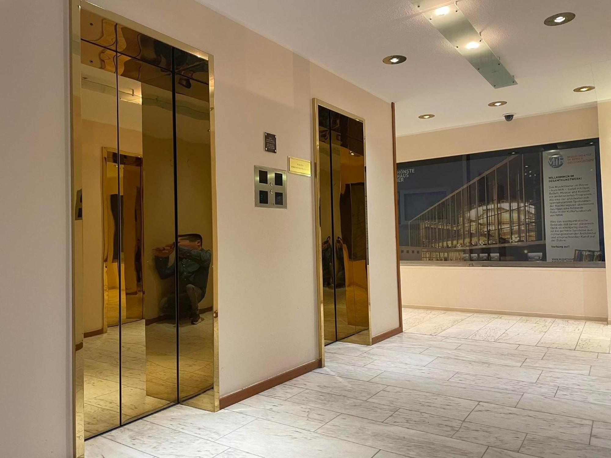 Themenpartment Himmel Und Mehr Penthouse Apartment Gelsenkirchen Bagian luar foto